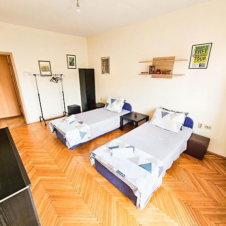 Rooftop Apartment At Mainsquare Skopje Exterior foto