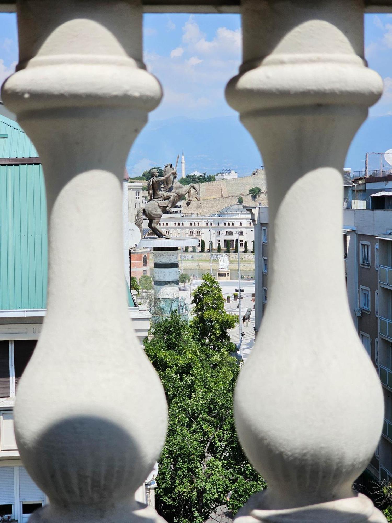 Rooftop Apartment At Mainsquare Skopje Exterior foto